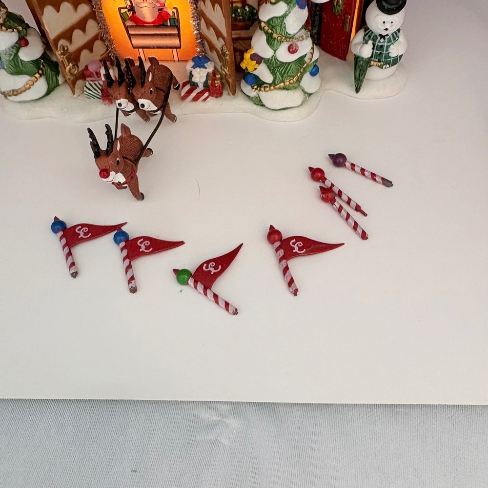 Department 56 Santa's Castle Multicolor North Pole Series 56.56773 READ - Picture 3 of 10